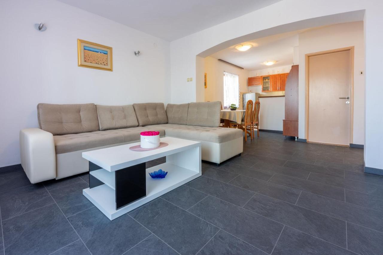 קריקווניצה Apartments Filip מראה חיצוני תמונה