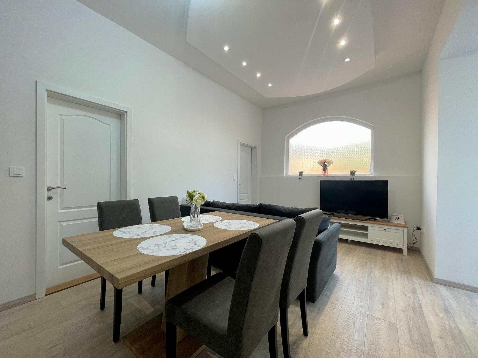קריקווניצה Apartments Filip מראה חיצוני תמונה